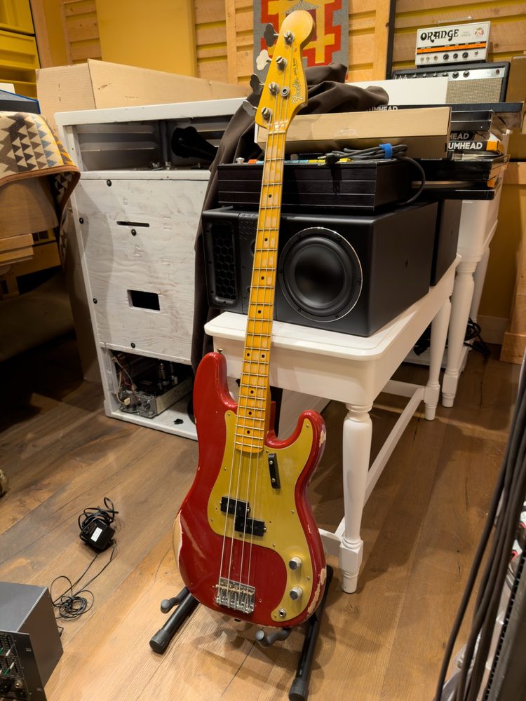 Fender P Bass in Burnt Red